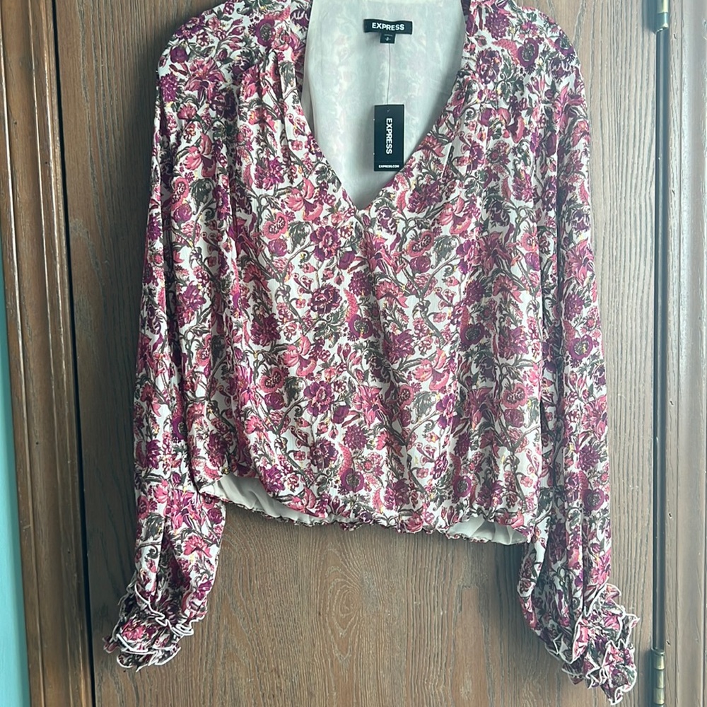 NWT express floral blouse